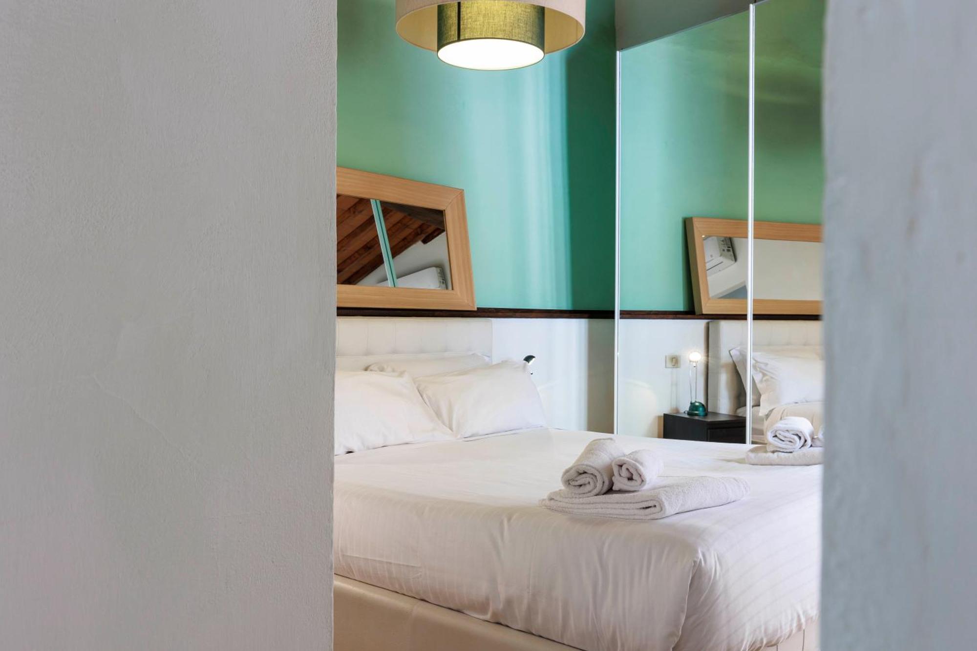 Santa Maria Novella Elegant Apartment ฟลอเรนซ์ ภายนอก รูปภาพ