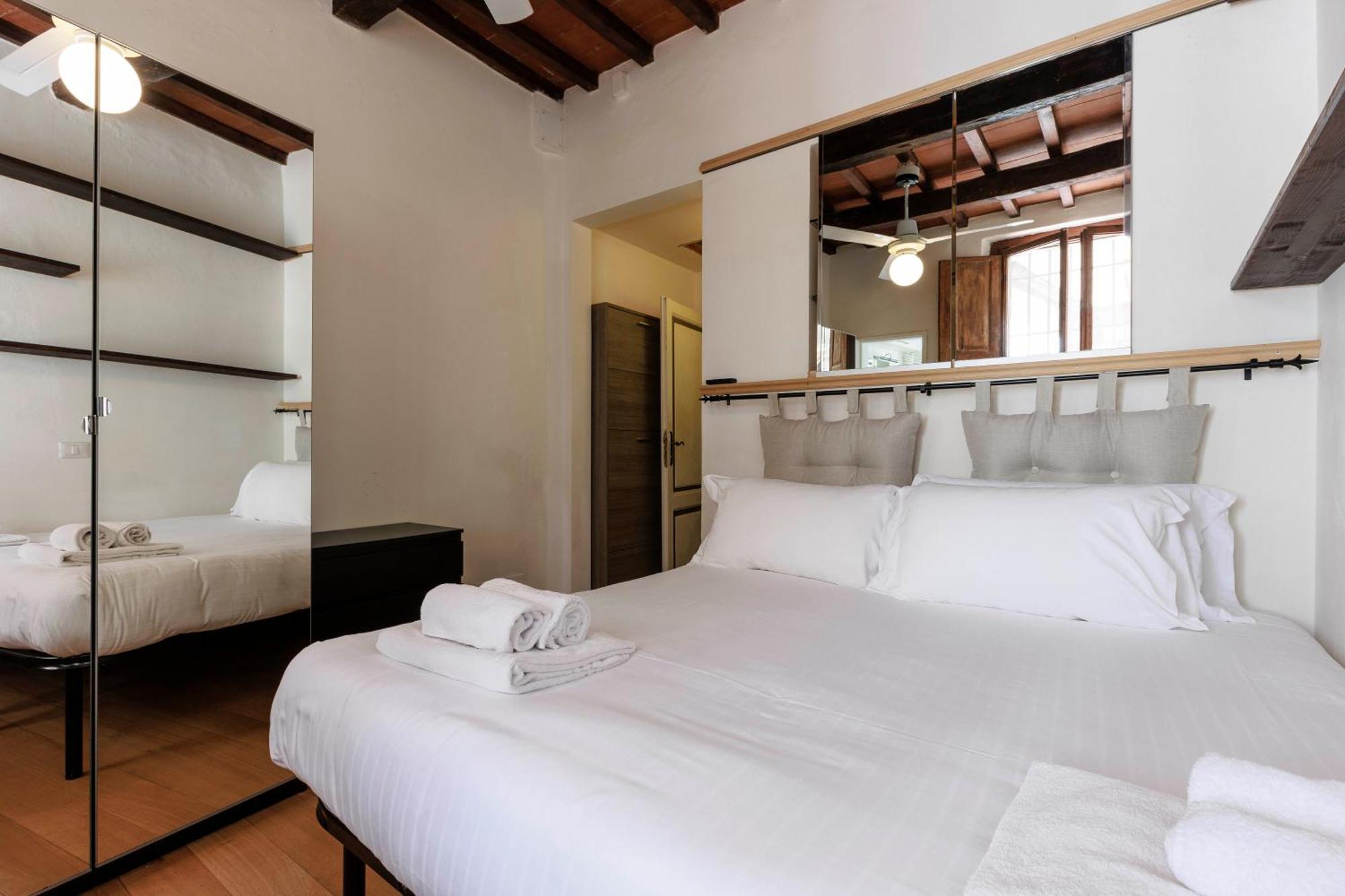Santa Maria Novella Elegant Apartment ฟลอเรนซ์ ภายนอก รูปภาพ