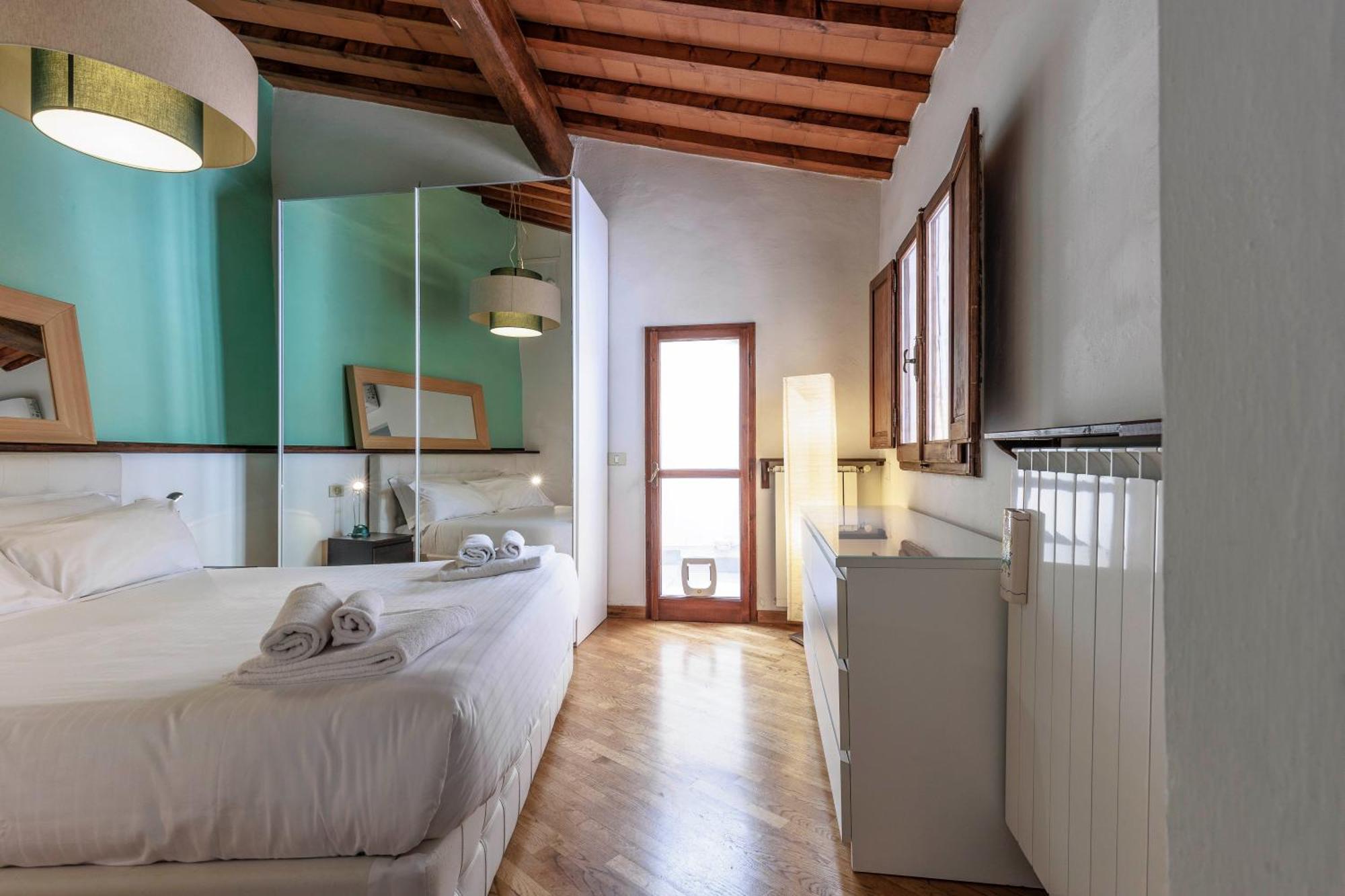 Santa Maria Novella Elegant Apartment ฟลอเรนซ์ ภายนอก รูปภาพ