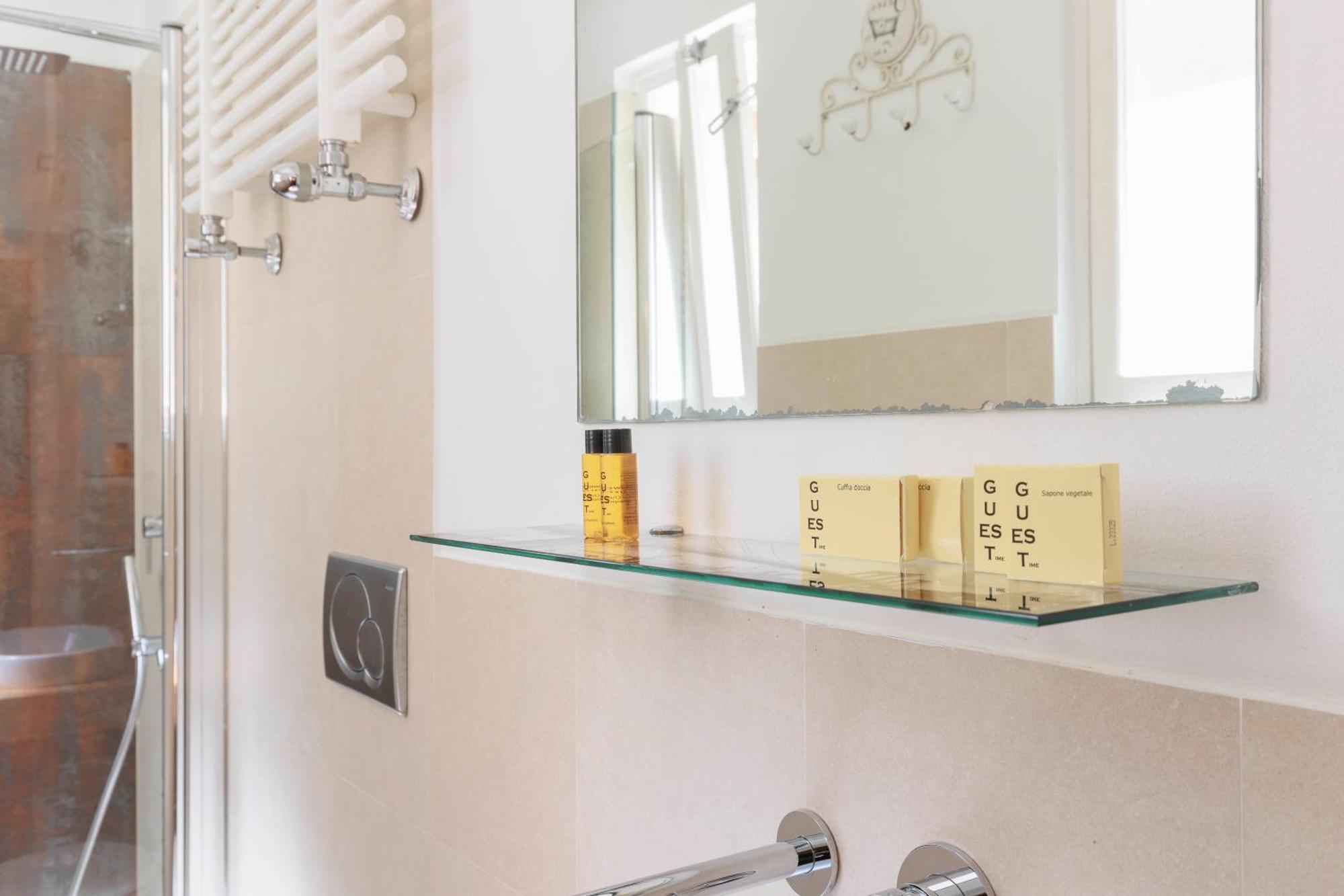 Santa Maria Novella Elegant Apartment ฟลอเรนซ์ ภายนอก รูปภาพ