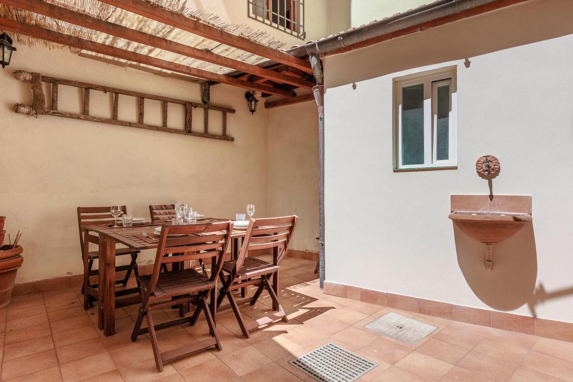 Santa Maria Novella Elegant Apartment ฟลอเรนซ์ ภายนอก รูปภาพ